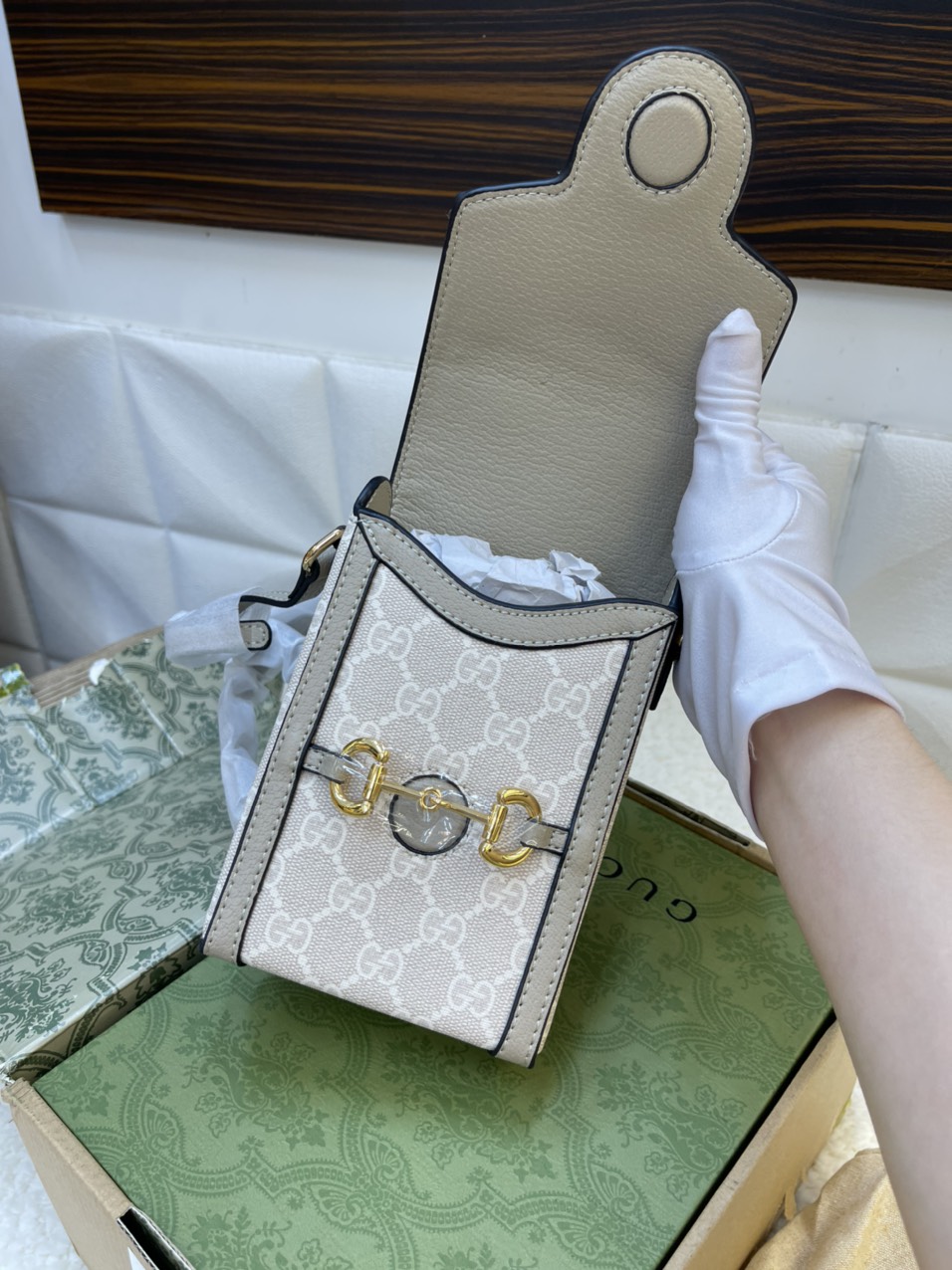 Túi Xách Gucci Phone Super In White Size 11cm